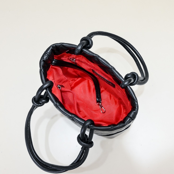 シャネルバッグ着用イメージ